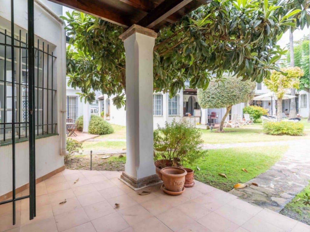 3 chambre Maison de Ville à vendre à Nueva Andalucia avec piscine - 499 999 € (Ref: 9376548)