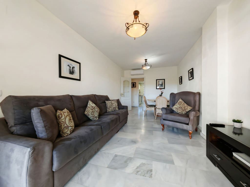 2 Zimmer Apartment zu verkaufen in Calahonda mit Pool - 535.000 € (Ref: 9376549)