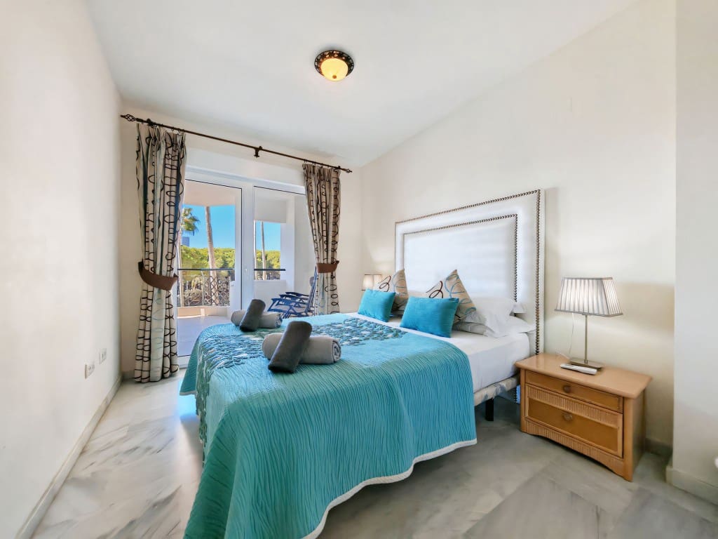 2 Zimmer Apartment zu verkaufen in Calahonda mit Pool - 535.000 € (Ref: 9376549)