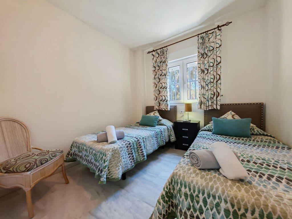 2 Zimmer Apartment zu verkaufen in Calahonda mit Pool - 535.000 € (Ref: 9376549)