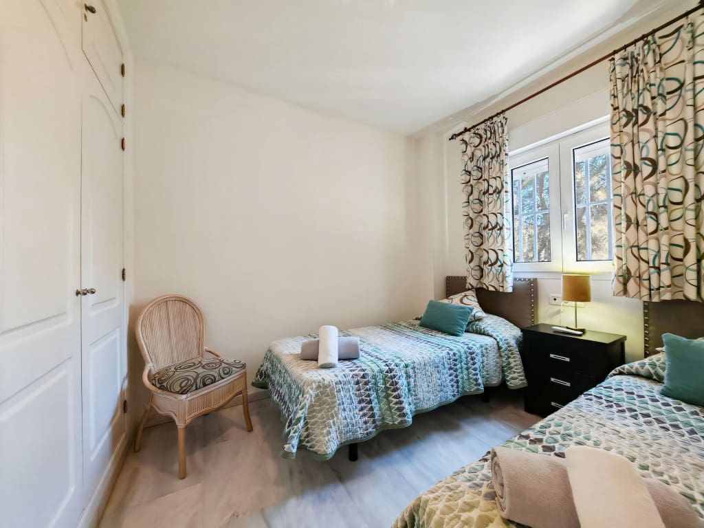 2 Zimmer Apartment zu verkaufen in Calahonda mit Pool - 535.000 € (Ref: 9376549)