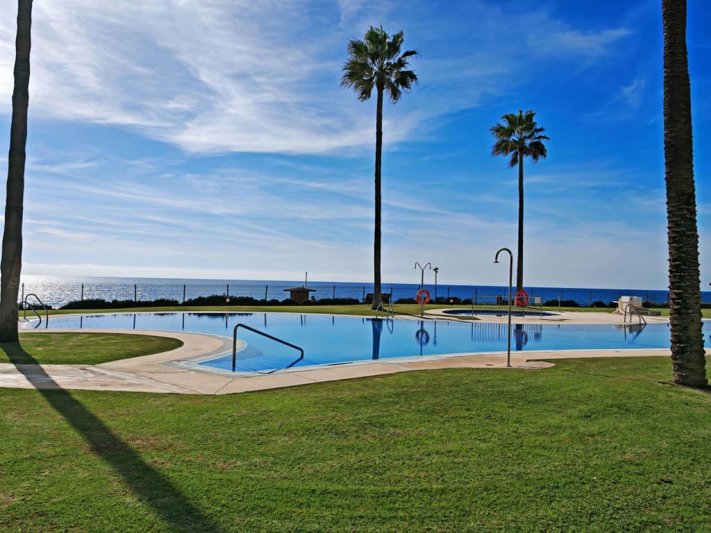 2 Zimmer Apartment zu verkaufen in Calahonda mit Pool - 535.000 € (Ref: 9376549)