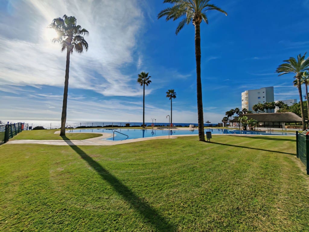 2 Zimmer Apartment zu verkaufen in Calahonda mit Pool - 535.000 € (Ref: 9376549)