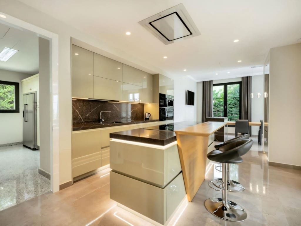 6 soverom Villa til salgs i Marbella med svømmebasseng garasje - € 10 500 000 (Ref: 9382293)