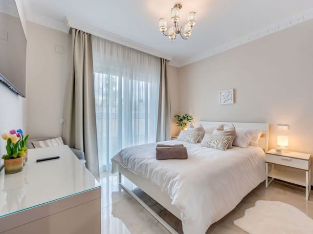 6 slaapkamer Villa te koop in Marbesa, Marbella met zwembad - € 2.400.000 (Ref: 9382294)