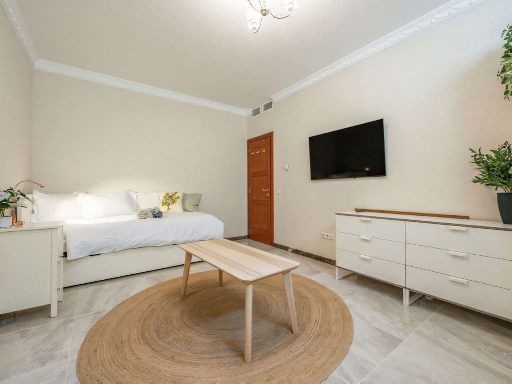 6 slaapkamer Villa te koop in Marbesa met zwembad - € 2.400.000 (Ref: 9382294)