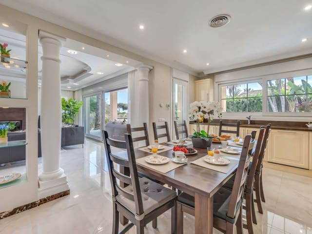 6 slaapkamer Villa te koop in Marbesa, Marbella met zwembad - € 2.400.000 (Ref: 9382294)