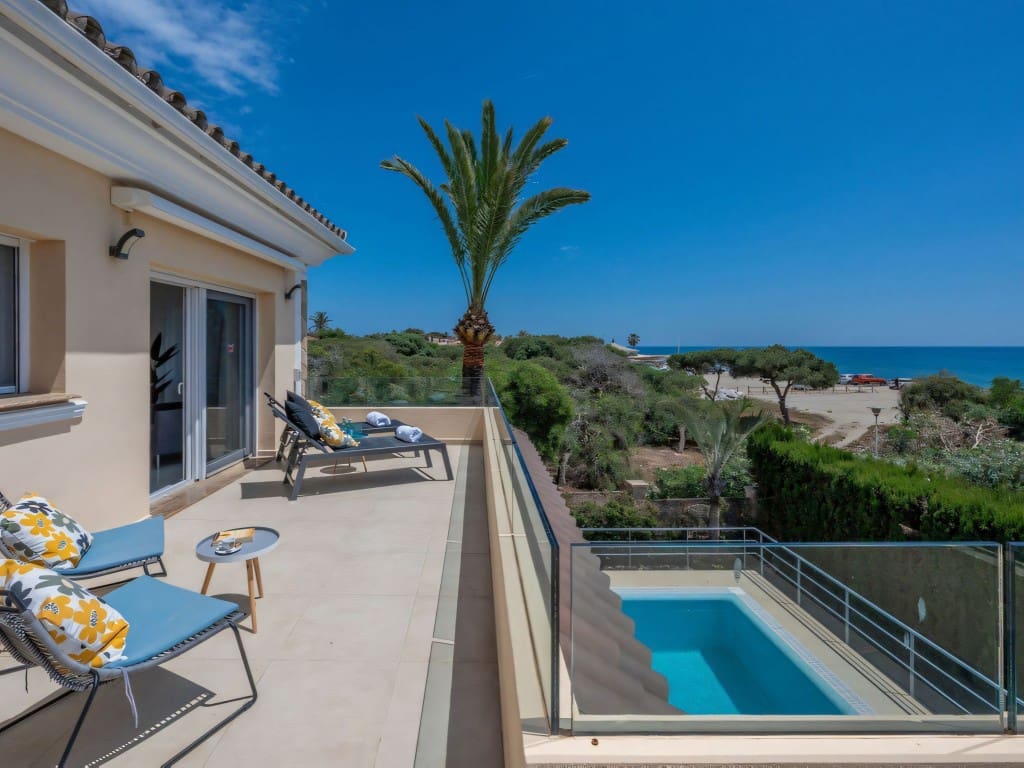 6 slaapkamer Villa te koop in Marbesa met zwembad - € 2.400.000 (Ref: 9382294)