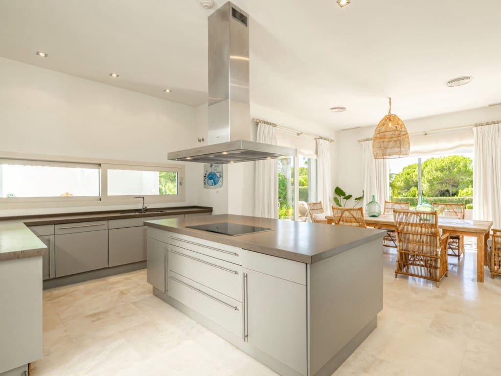 4 makuuhuone Huvila myytävänä paikassa Casares mukana uima-altaan 
autotalli - 4 550 000 € (Ref: 9385078)