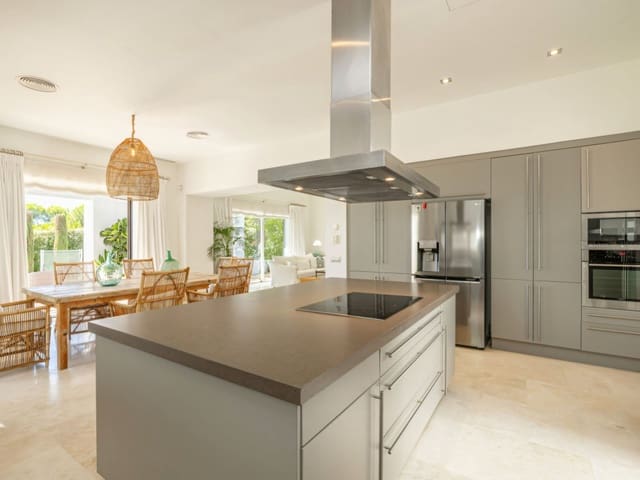 4 slaapkamer Villa te koop in Casares met zwembad garage - € 4.550.000 (Ref: 9385078)