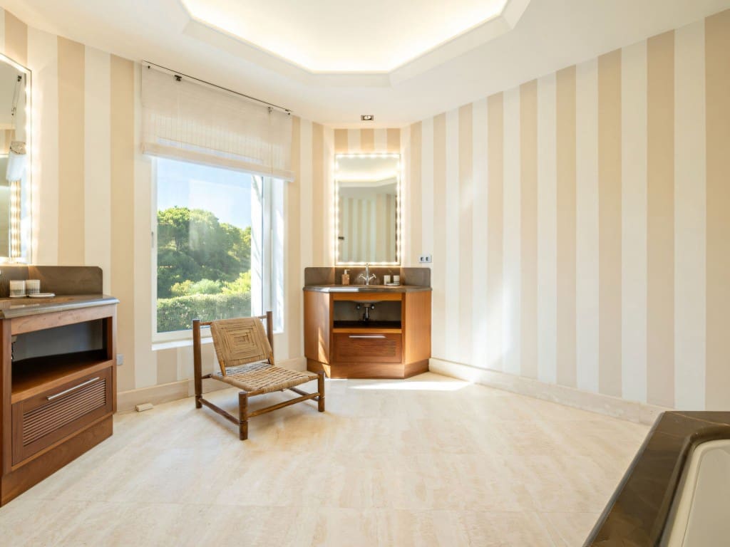 4 makuuhuone Huvila myytävänä paikassa Casares mukana uima-altaan 
autotalli - 4 550 000 € (Ref: 9385078)