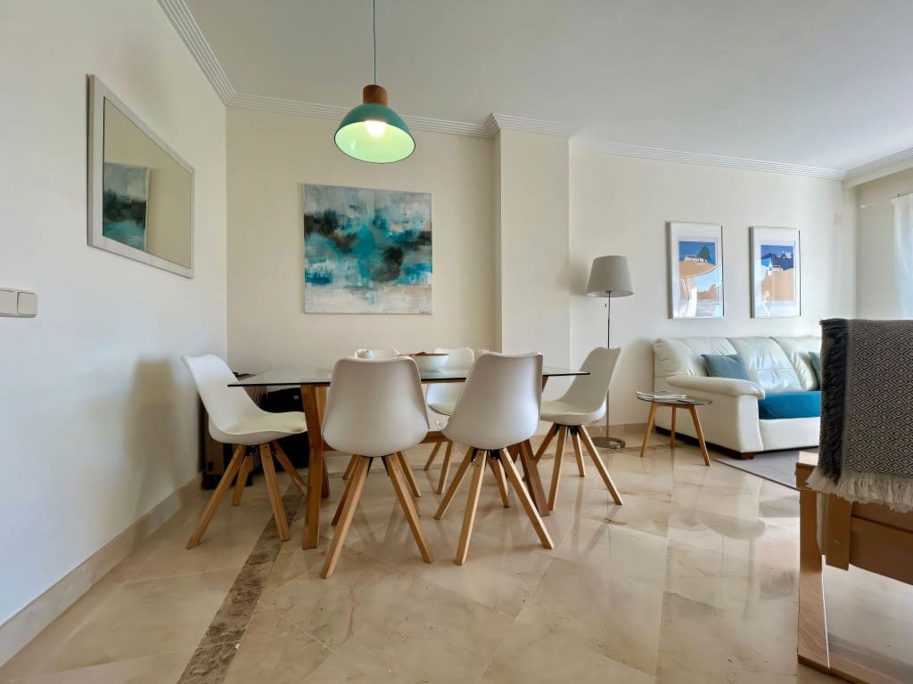 2 Zimmer Apartment zu verkaufen in La Cala de Mijas mit Pool - 285.000 € (Ref: 9385079)