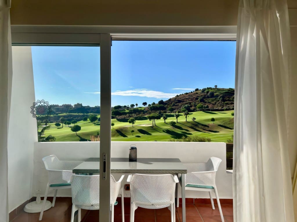 2 Zimmer Apartment zu verkaufen in La Cala de Mijas mit Pool - 285.000 € (Ref: 9385079)