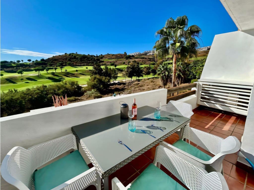 2 Zimmer Apartment zu verkaufen in La Cala de Mijas mit Pool - 285.000 € (Ref: 9385079)