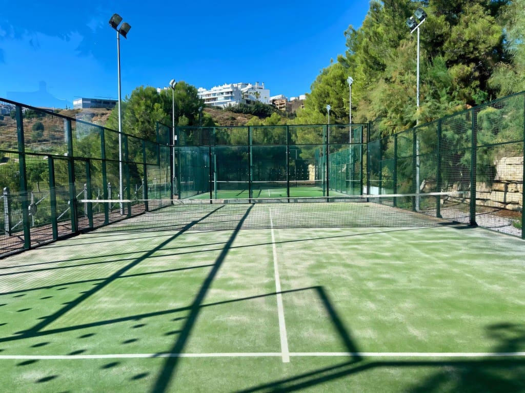 2 Zimmer Apartment zu verkaufen in La Cala de Mijas mit Pool - 285.000 € (Ref: 9385079)