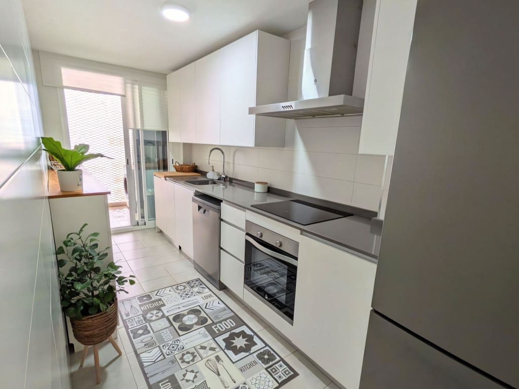 3 chambre Penthouse à vendre à Estepona avec piscine - 795 000 € (Ref: 9387109)