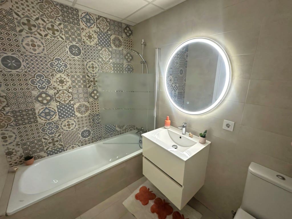 3 chambre Penthouse à vendre à Estepona avec piscine - 795 000 € (Ref: 9387109)