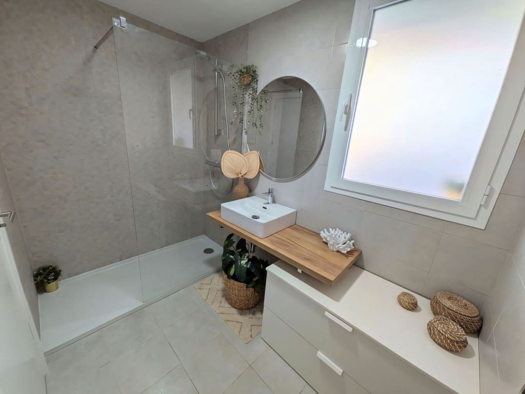 3 chambre Penthouse à vendre à Estepona avec piscine - 795 000 € (Ref: 9387109)