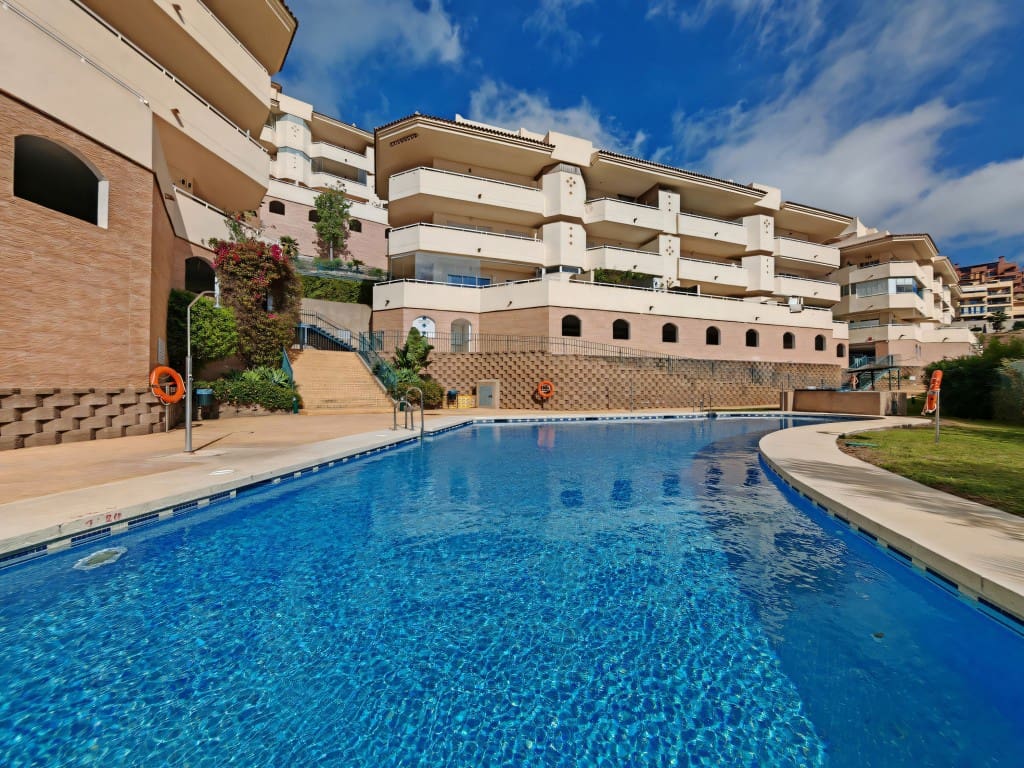 3 chambre Appartement à vendre à Calahonda avec piscine - 385 000 € (Ref: 9390080)