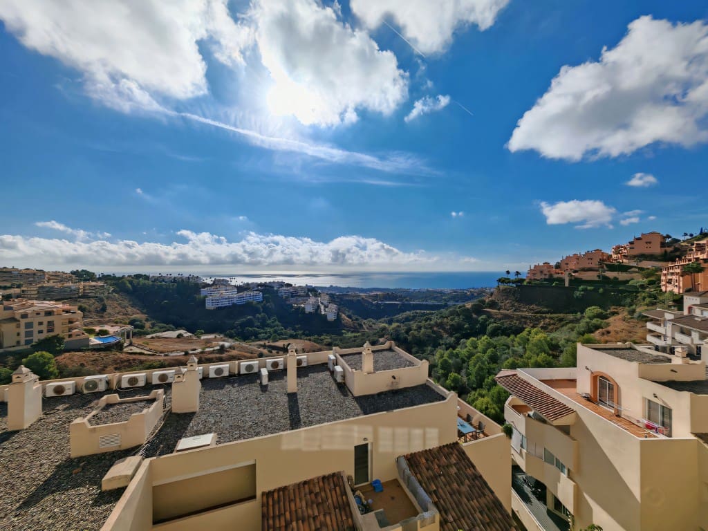 3 chambre Appartement à vendre à Calahonda avec piscine - 385 000 € (Ref: 9390080)