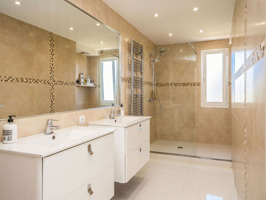 6 chambre Villa/Maison à vendre à Estepona avec piscine garage - 1 995 000 € (Ref: 9392127)