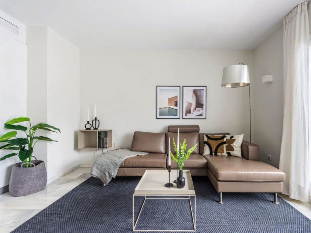 2 bedroom Penthouse for sale in Nueva Andalucia with pool - € 615,000 (Ref: 9392128)