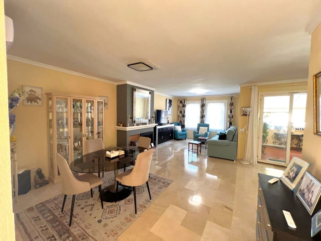 2 soverom Leilighet til salgs i El Paraiso med svømmebasseng - € 299 950 (Ref: 9395685)