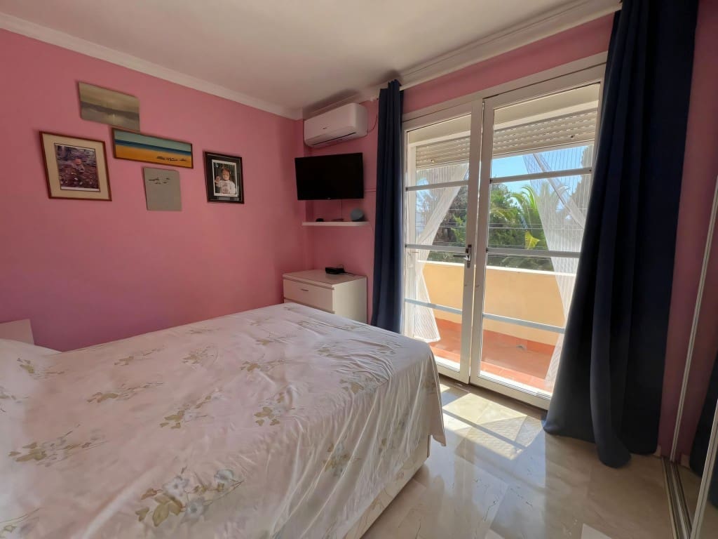 2 soverom Leilighet til salgs i El Paraiso med svømmebasseng - € 299 950 (Ref: 9395685)