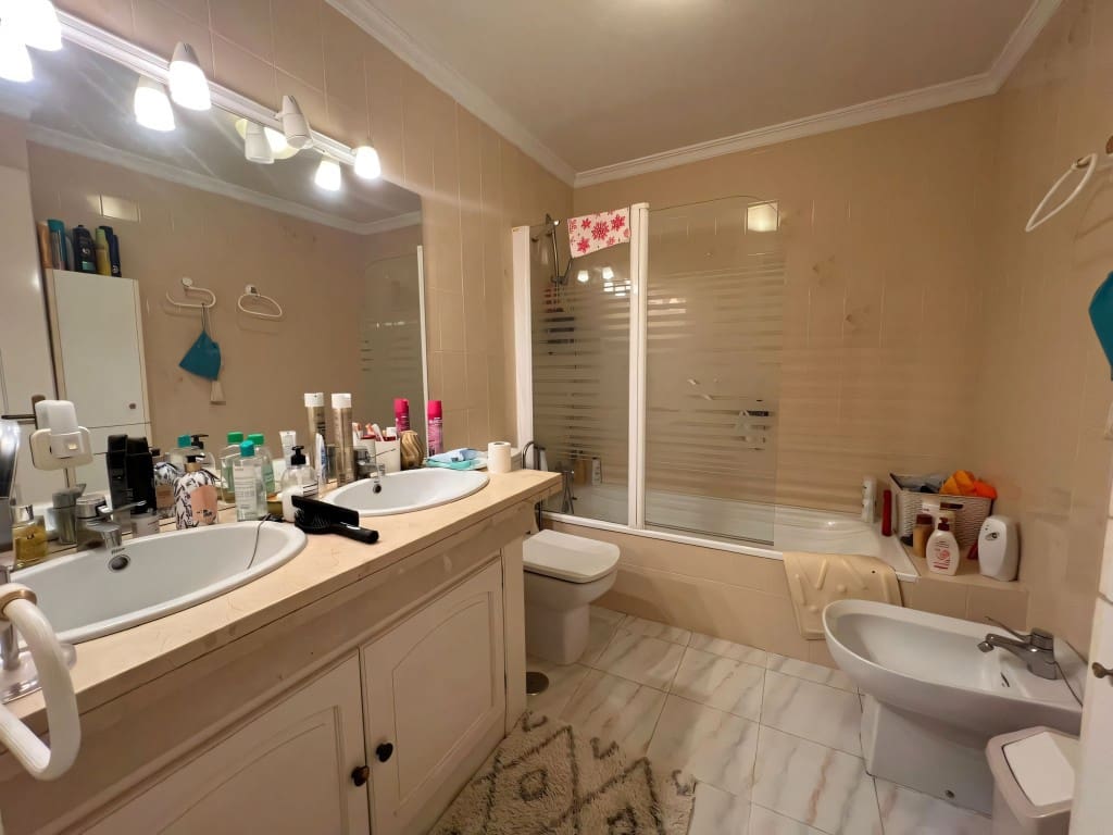 2 soverom Leilighet til salgs i El Paraiso med svømmebasseng - € 299 950 (Ref: 9395685)