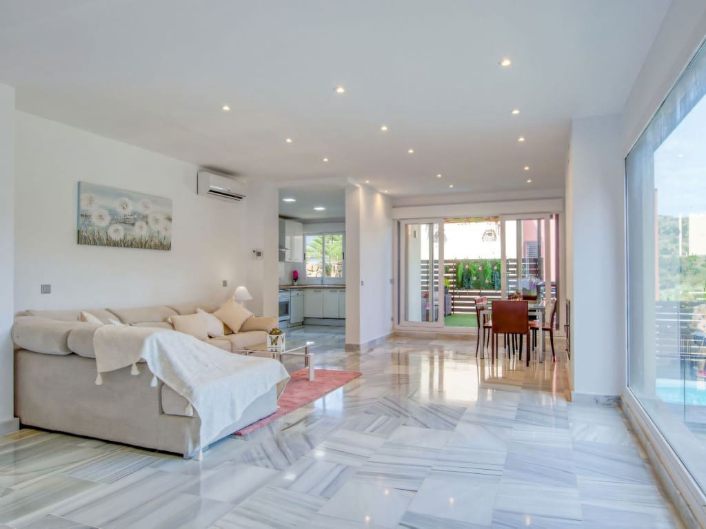 4 slaapkamer Villa te koop in Benahavis met zwembad garage - € 679.000 (Ref: 9395687)