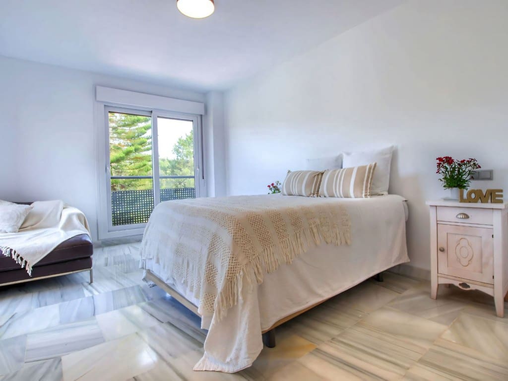 4 slaapkamer Villa te koop in Benahavis met zwembad garage - € 679.000 (Ref: 9395687)