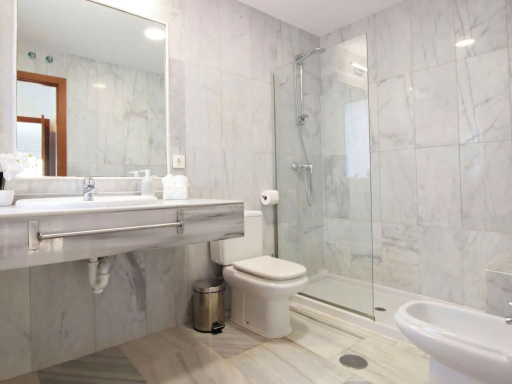 4 slaapkamer Villa te koop in Benahavis met zwembad garage - € 679.000 (Ref: 9395687)