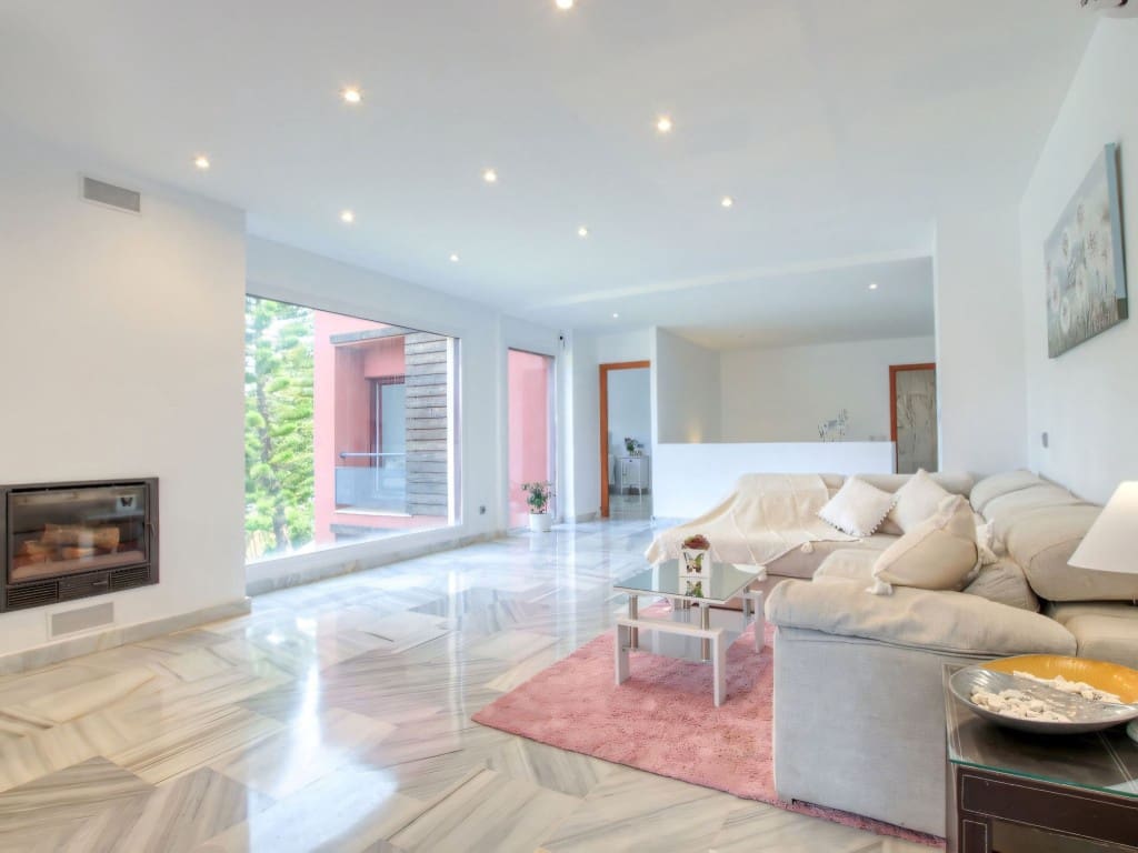 4 slaapkamer Villa te koop in Benahavis met zwembad garage - € 679.000 (Ref: 9395687)