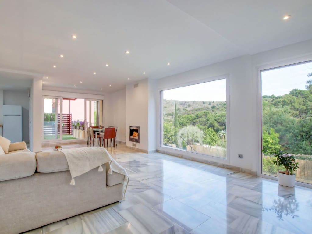 4 slaapkamer Villa te koop in Benahavis met zwembad garage - € 679.000 (Ref: 9395687)