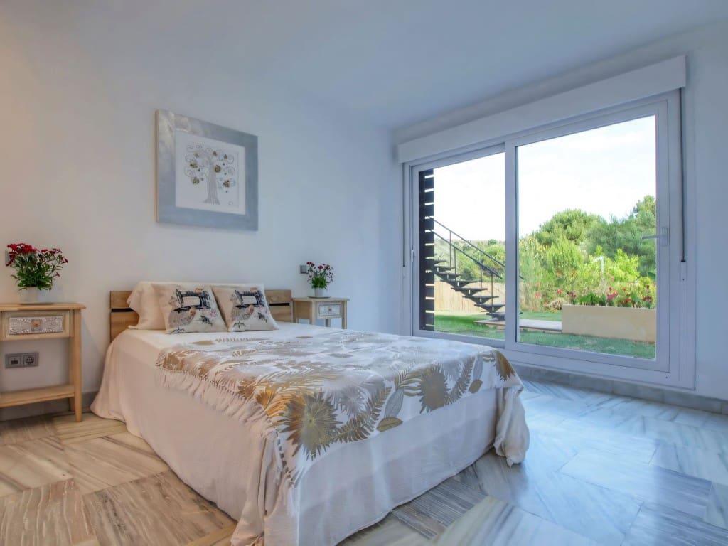 4 slaapkamer Villa te koop in Benahavis met zwembad garage - € 679.000 (Ref: 9395687)