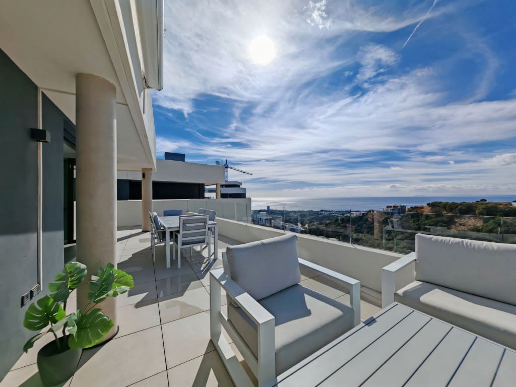 3 chambre Penthouse à vendre à Los Monteros avec piscine - 1 295 000 € (Ref: 9395688)