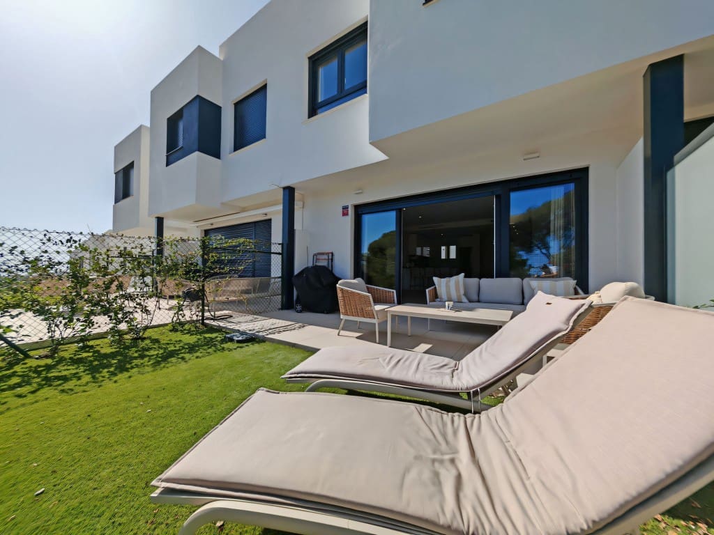 4 chambre Maison de Ville à vendre à La Cala de Mijas avec piscine garage - 845 000 € (Ref: 9398147)