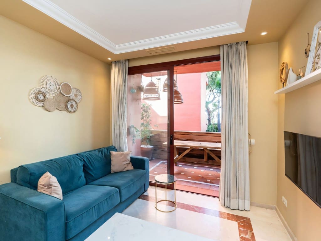 3 Zimmer Apartment zu verkaufen in Elviria mit Pool - 475.000 € (Ref: 9400337)