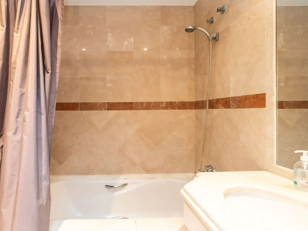 3 Zimmer Apartment zu verkaufen in Elviria mit Pool - 475.000 € (Ref: 9400337)