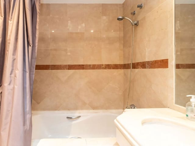 3 bedroom Apartment for sale in Elviria, Marbella with pool - € 475,000 (Ref: 9400337)