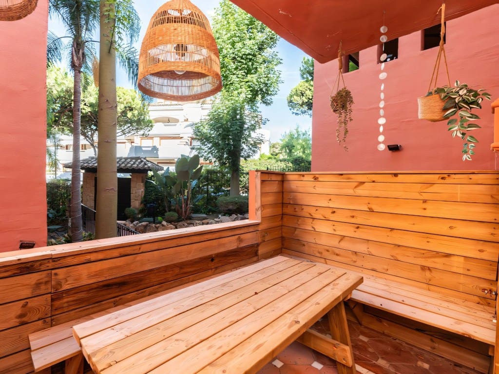 3 Zimmer Apartment zu verkaufen in Elviria mit Pool - 475.000 € (Ref: 9400337)