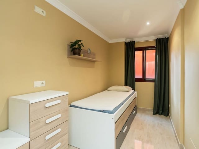 3 bedroom Apartment for sale in Elviria, Marbella with pool - € 475,000 (Ref: 9400337)