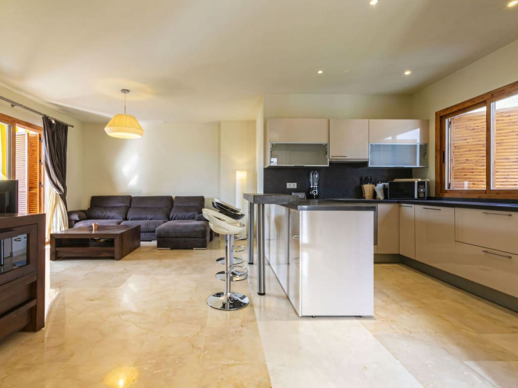 2 slaapkamer Appartement te koop in Nueva Andalucia met zwembad garage - € 397.000 (Ref: 9400338)