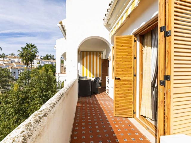 2 slaapkamer Appartement te koop in Nueva Andalucia, Marbella met zwembad garage - € 397.000 (Ref: 9400338)