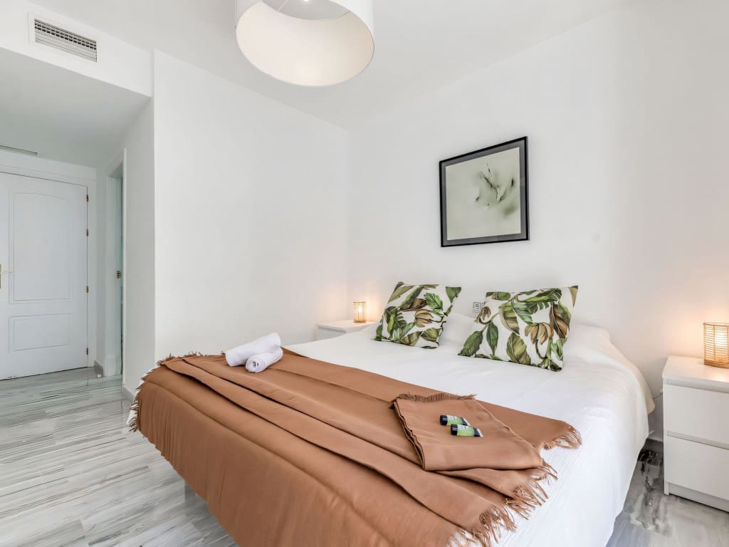 Apartamento de 3 habitaciones en San Pedro de Alcantara en venta con piscina garaje - 625.000 € (Ref: 9400339)