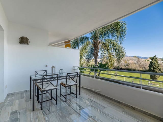 Apartamento de 3 habitaciones en San Pedro de Alcantara, Marbella en venta con piscina garaje - 625.000 € (Ref: 9400339)