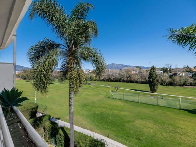 Apartamento de 3 habitaciones en San Pedro de Alcantara, Marbella en venta con piscina garaje - 625.000 € (Ref: 9400339)