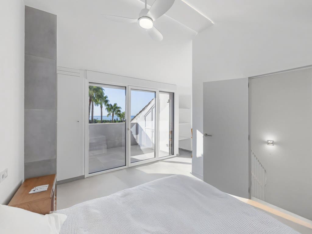 3 makuuhuone Omakotitalo myytävänä paikassa Marbella mukana uima-altaan - 795 000 € (Ref: 9402839)