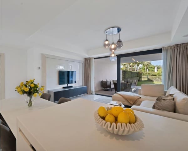 3 Zimmer Apartment zu verkaufen in Nueva Atalaya, Estepona mit Pool - 895.000 € (Ref: 9402840)