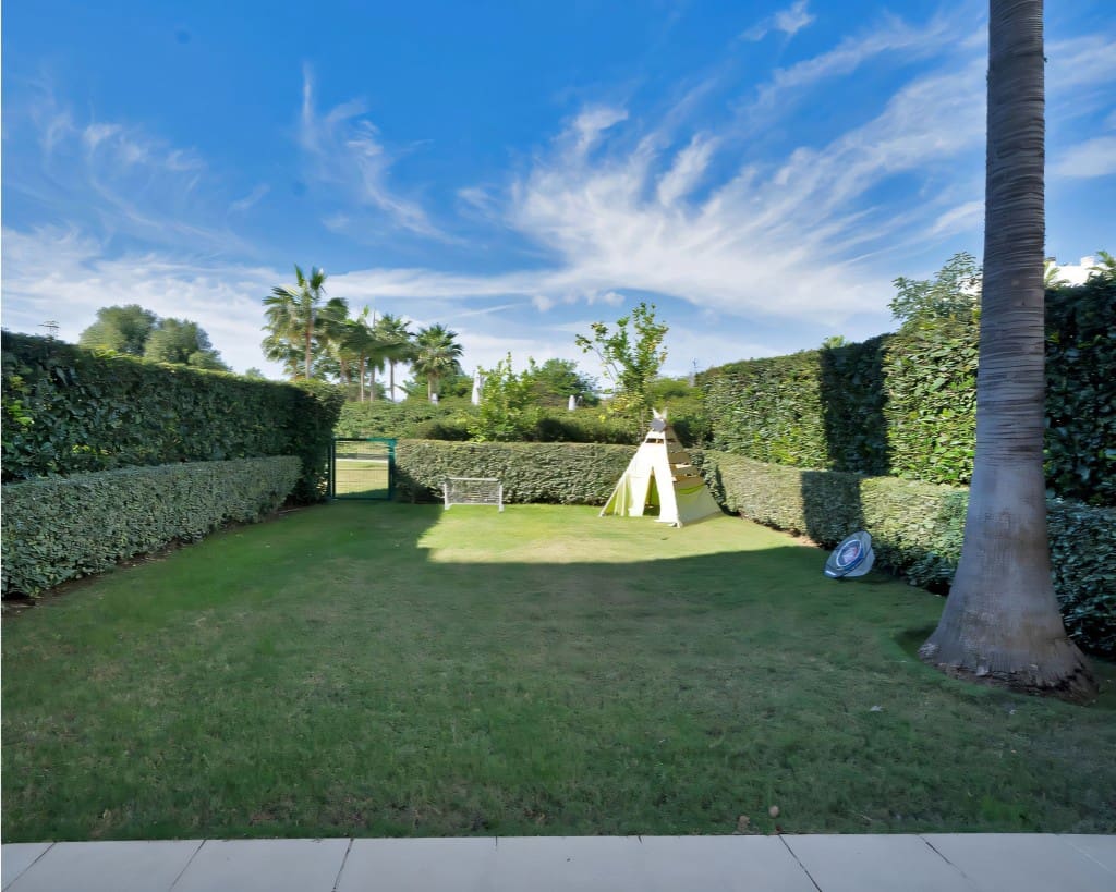 3 Zimmer Apartment zu verkaufen in New Golden Mile mit Pool - 895.000 € (Ref: 9402840)